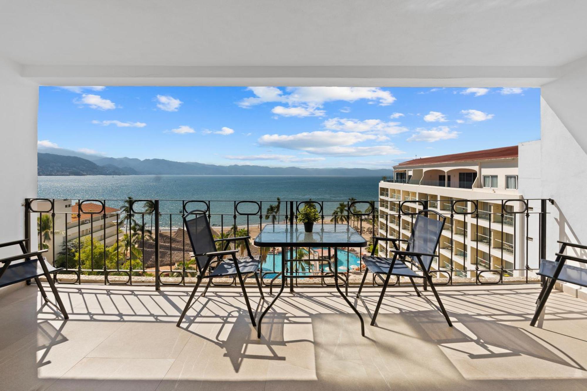 Luxury Condo Just Steps Away From The Beach! Puerto Vallarta Extérieur photo